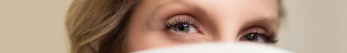 Quel est le meilleur truc pour enlever les poches sous les yeux ?