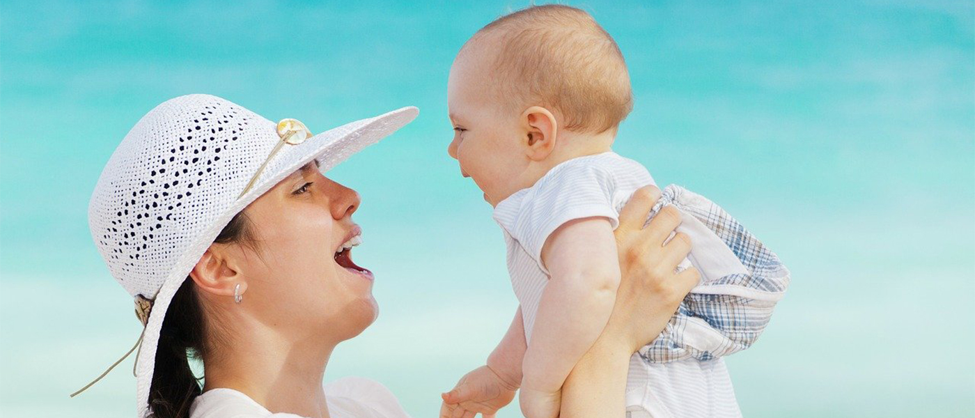 bébé et maman
