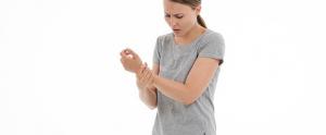 Comment traiter une tendinite au poignet ?