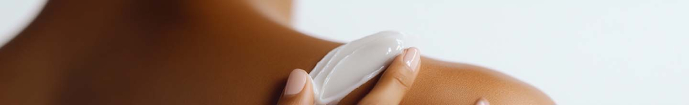 Dans quoi puis-je tremper mes pieds contre les champignons ?