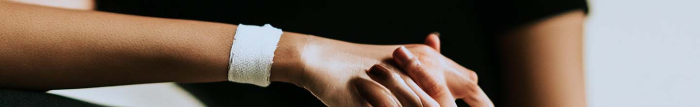 Comment retirer un pansement hydrocolloïde sans douleur ?
