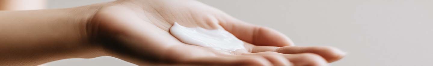 Quelle est la différence entre crème anti-âge et Anti-ride ?